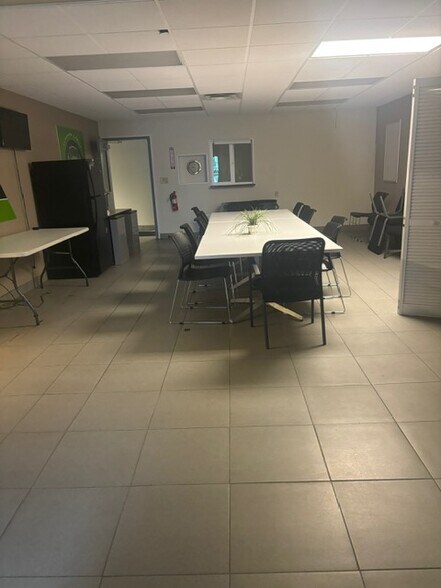 More Photos Of 3861-3870 West Rd, Cortland Auto Dealership For Sale