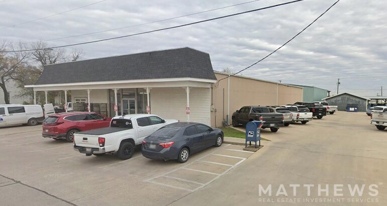 More Photos Of 120 W 5th St, Justin Post Office For Sale