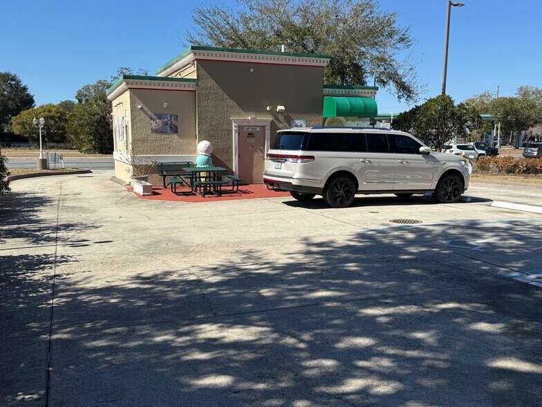 More Photos Of 2521 French Ave, Sanford Fast Food For Sale