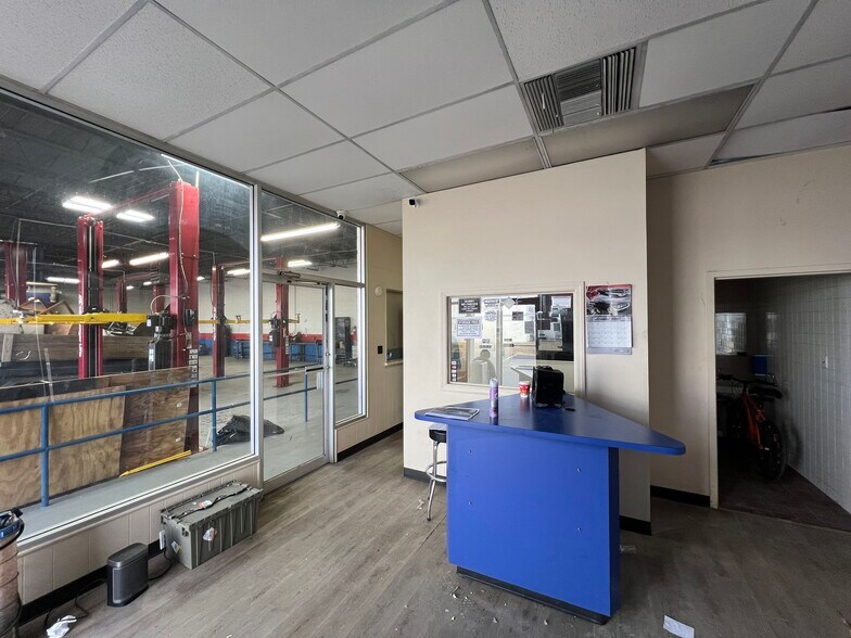 More Photos Of 153 S Delsea Dr, Vineland Auto Repair For Lease