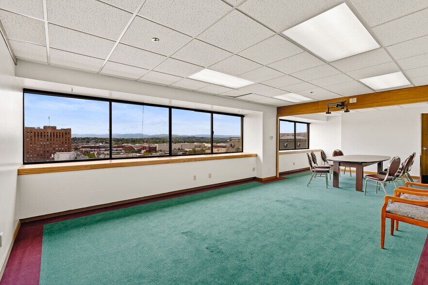 More Photos Of 402 E Yakima Ave, Yakima Office For Lease