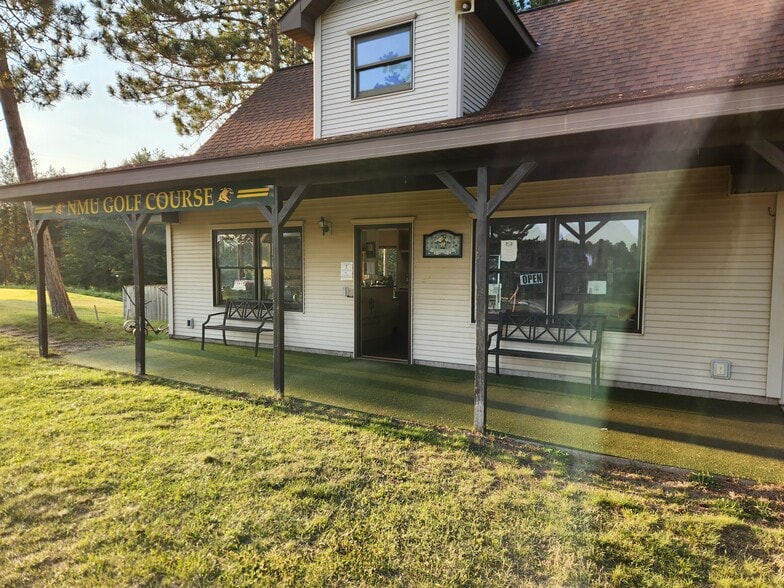 More Photos Of 125 Chocolay Downs Golf Dr, Marquette Golf Course Driving Range For Sale