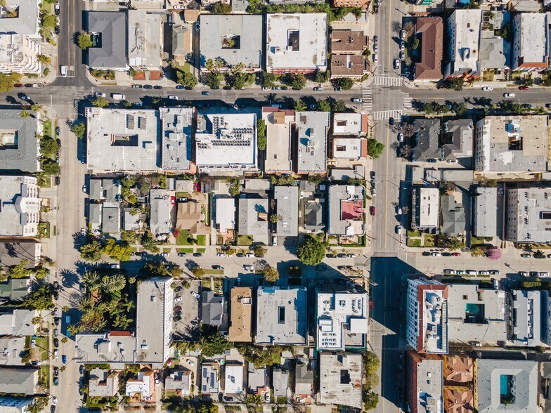 More Photos Of 736 S Gramercy Dr, Los Angeles Apartments For Sale