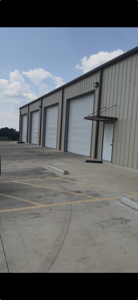 More Photos Of 4333 TX-29 Hwy, Bertram Warehouse For Lease