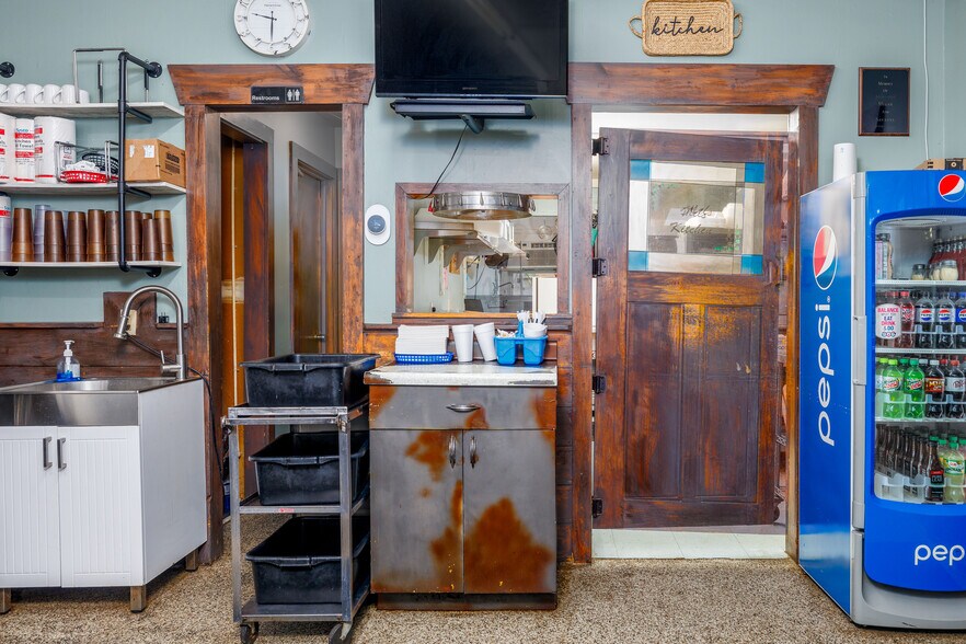 More Photos Of 215 E State St, Morocco Restaurant For Sale