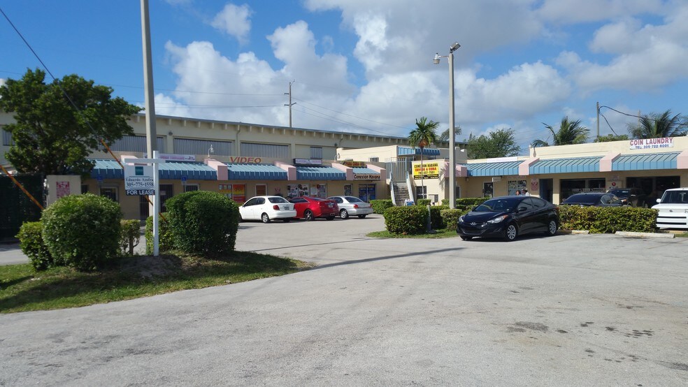 More Photos Of 330-332 W 9th St, Hialeah Storefront Retail Office For Lease