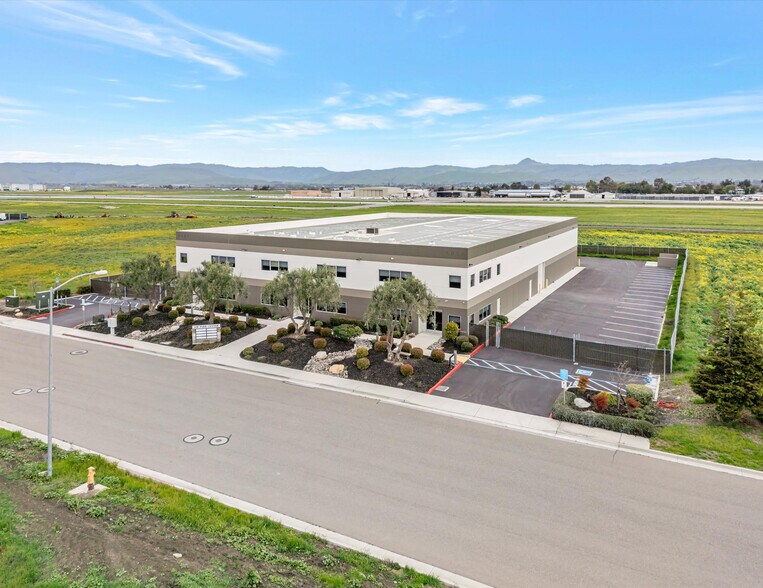 More Photos Of 1851 Airway Dr, Hollister Industrial For Lease
