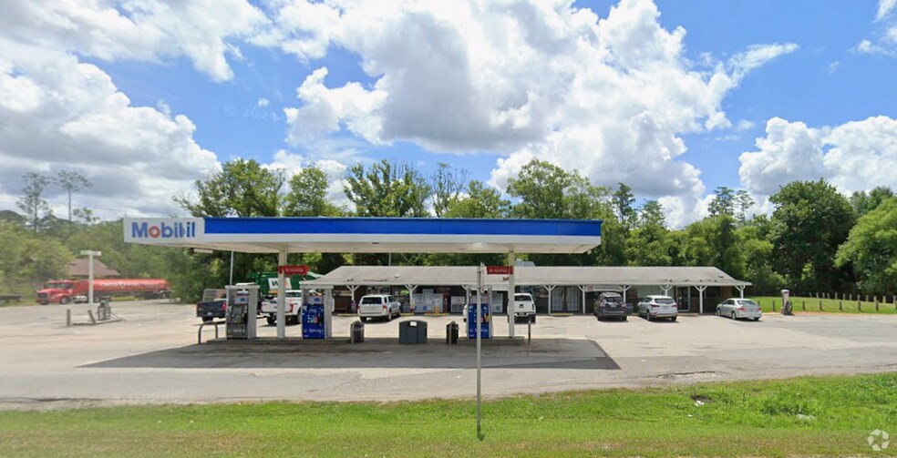 More Photos Of 8391 US Highway 301 S, Jacksonville Service Station For Lease