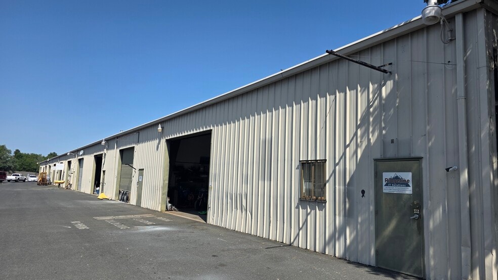 More Photos Of 19506 Industrial Dr, Sonora Warehouse For Lease