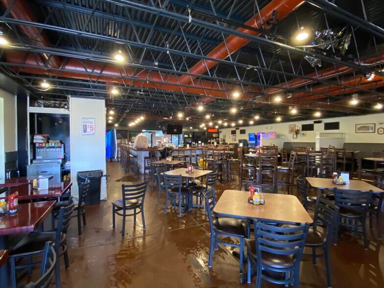 More Photos Of 2749 Noblestown Rd, Pittsburgh Restaurant For Lease