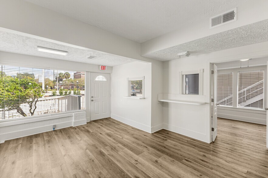 More Photos Of 138 E Gore St, Orlando Medical For Sale