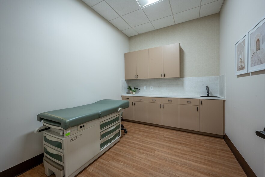 More Photos Of 3795 Boynton Beach Blvd, Boynton Beach Medical For Lease