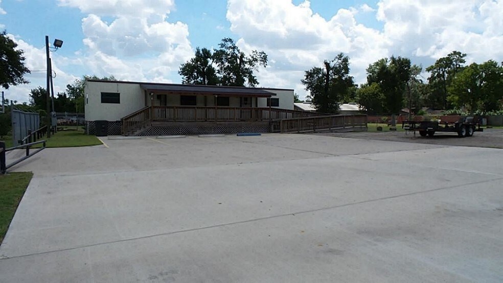 More Photos Of 4439 Pinemont Dr, Houston Land For Lease
