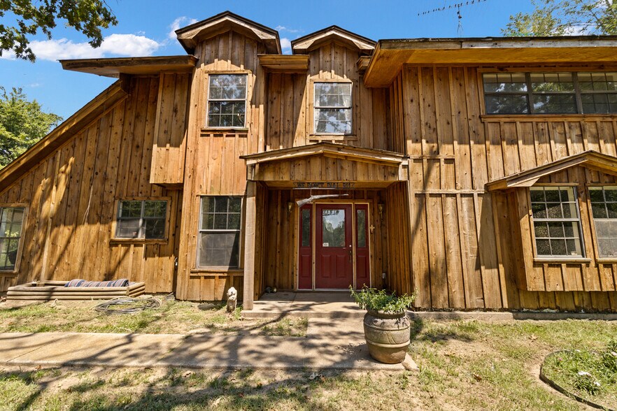 More Photos Of 750 N US Highway 287, Palestine Multifamily For Sale