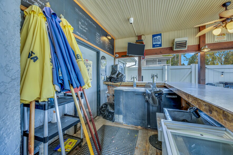 More Photos Of 524 Court St, Scranton General Retail For Sale
