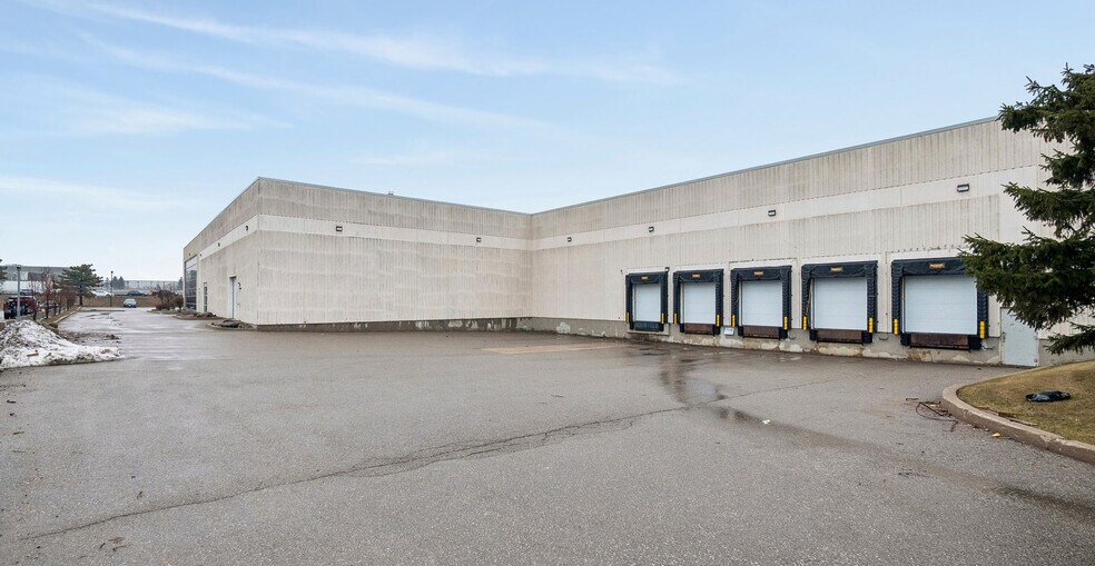 More Photos Of 2800 Matheson Blvd E, Mississauga Warehouse For Lease