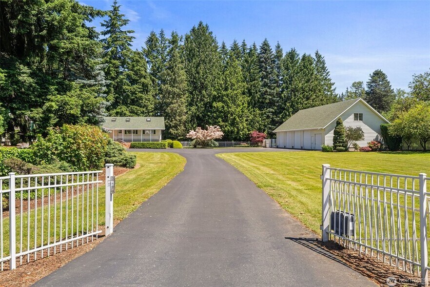 More Photos Of 1026 Alder St, Centralia Office Residential For Sale