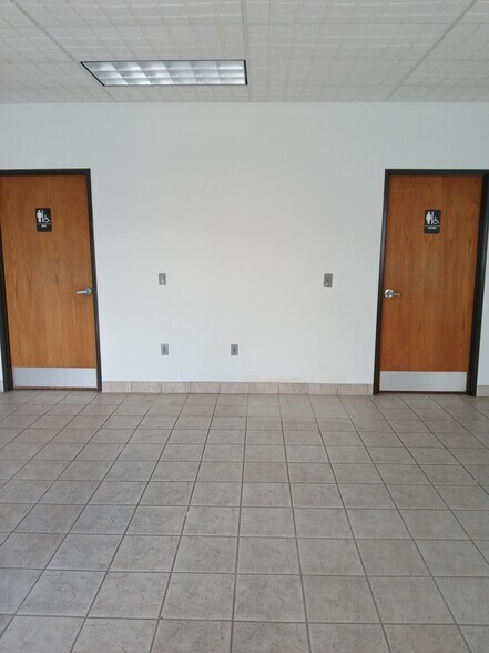 More Photos Of 1425 Universal City Blvd, Universal City Office For Lease