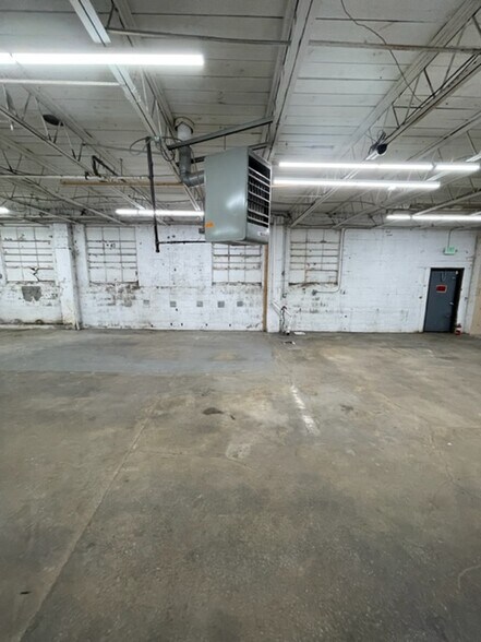 More Photos Of 4100-4112 Aquarium Pl, Baltimore Light Manufacturing For Lease