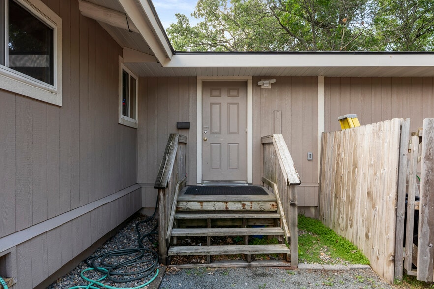 More Photos Of 33350 County Road 3, Crosslake Restaurant For Sale