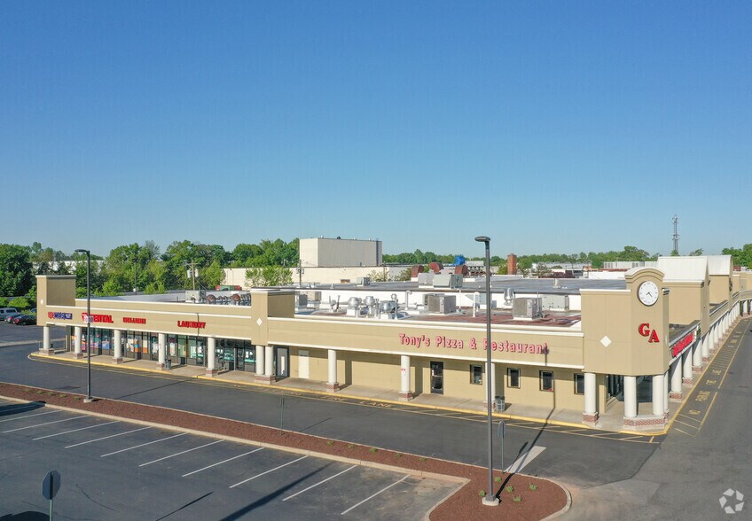 More Photos Of 686-698 Oak Tree Ave, South Plainfield Unknown For Lease