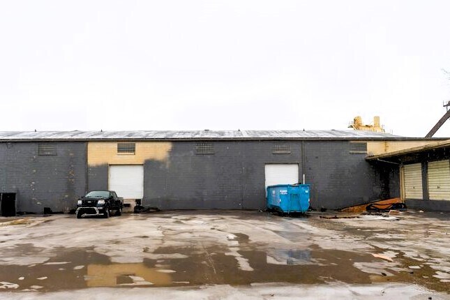 More Photos Of 2575 Dorr St, Toledo Service For Sale