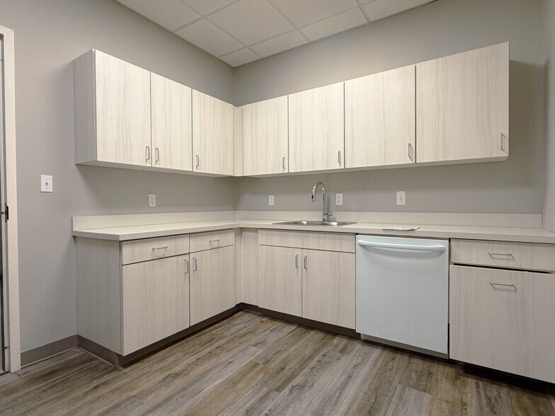 More Photos Of 1713 S Peoria Ave, Tulsa Medical For Lease