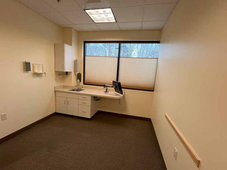 More Photos Of 265 Benton Dr, East Longmeadow Medical For Sale