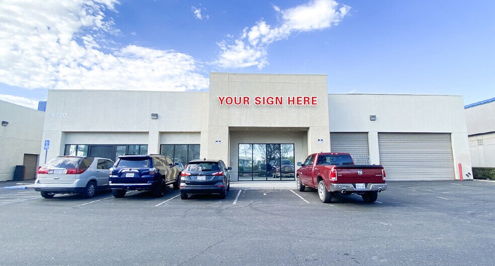 Primary Photo Of 6770 N Blackstone Ave, Fresno Auto Repair For Lease