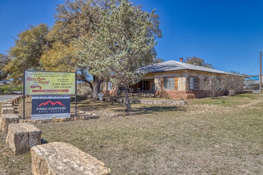 More Photos Of 49 Encino Dr, Concan Convenience Store For Sale