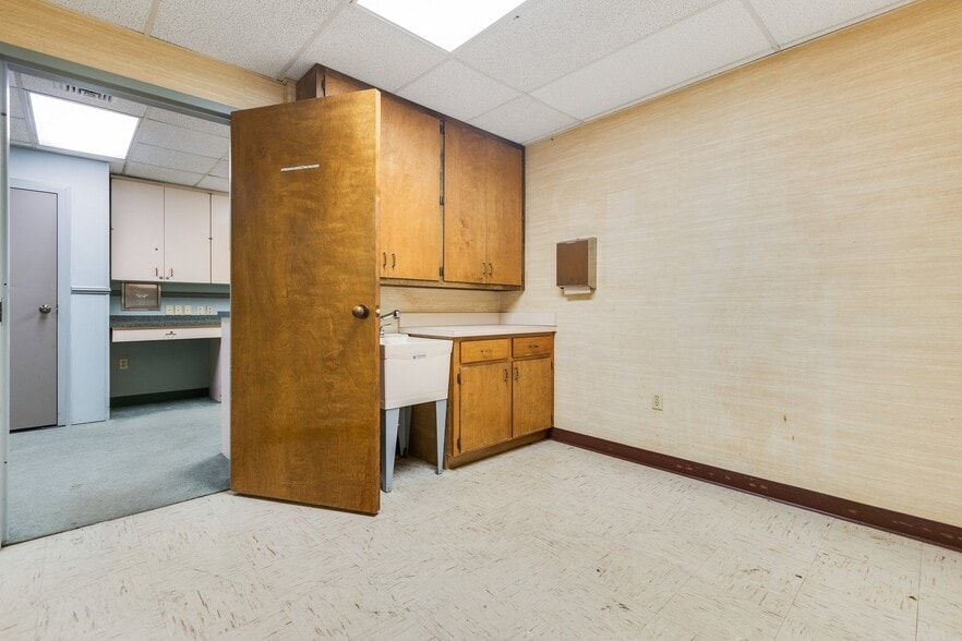 More Photos Of 1405 Braden St, Jacksonville Medical For Sale