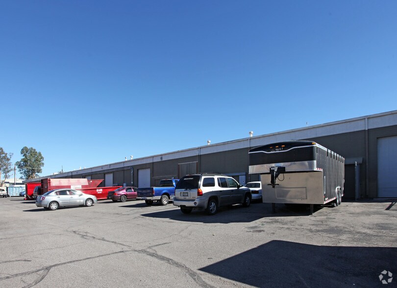 More Photos Of 2500 N Coyote Dr, Tucson Manufacturing For Lease