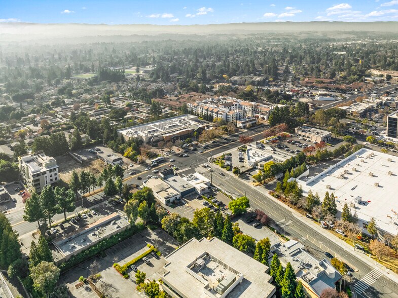 More Photos Of 2490-2496 W El Camino Real, Mountain View Freestanding For Sale