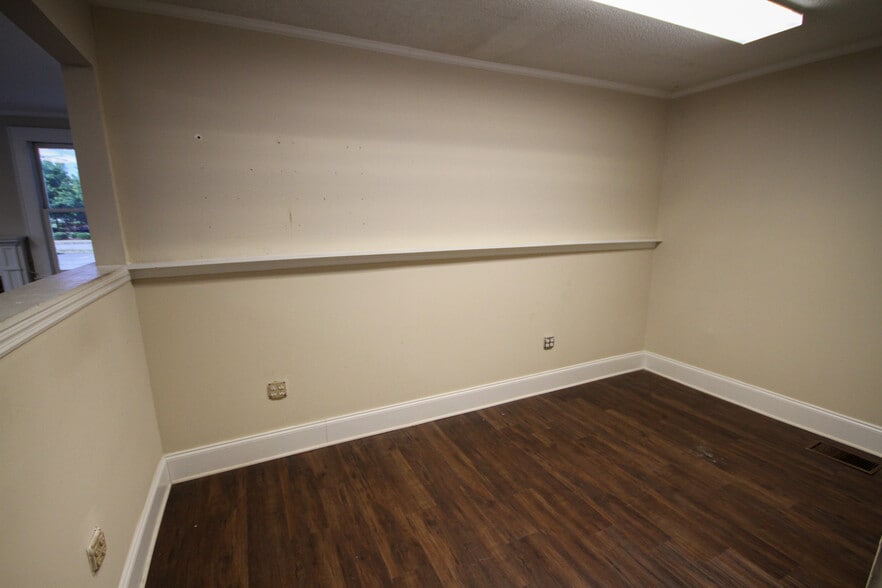 More Photos Of 1909 Cherry Rd, Rock Hill Office For Sale