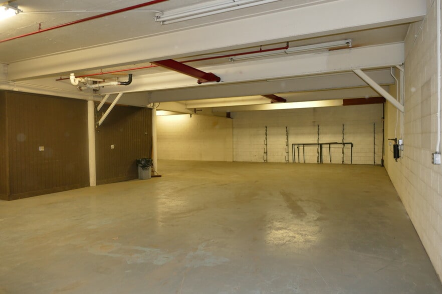 More Photos Of 1521-1525 NW Ballard Way, Seattle Warehouse For Lease