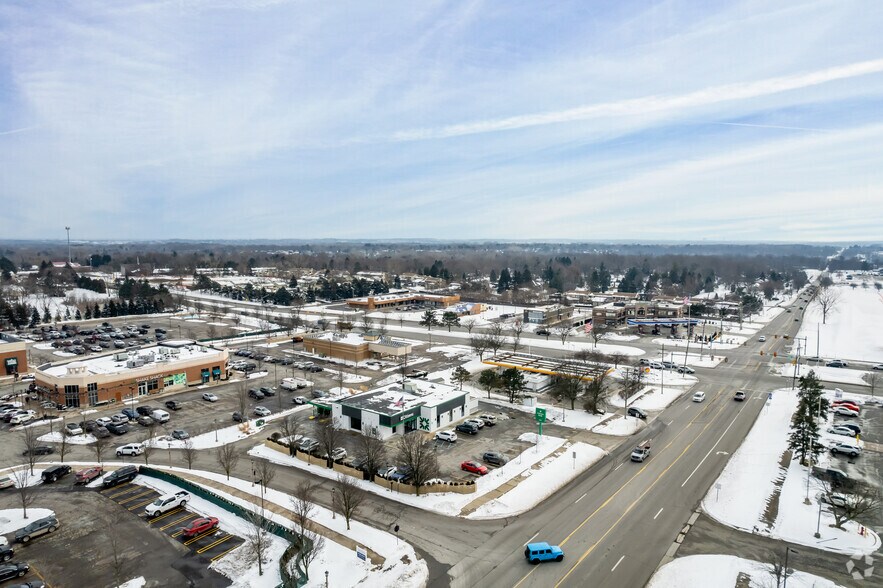 More Photos Of 100-400 N Adams Rd, Rochester Hills Unknown For Lease