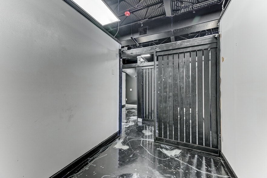 More Photos Of 324 Fm-1960 Rd, Houston General Retail For Sale