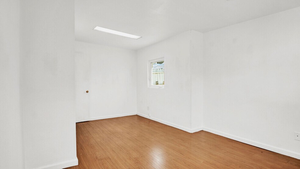 More Photos Of 6072 York Blvd, Los Angeles Storefront Retail Residential For Sale