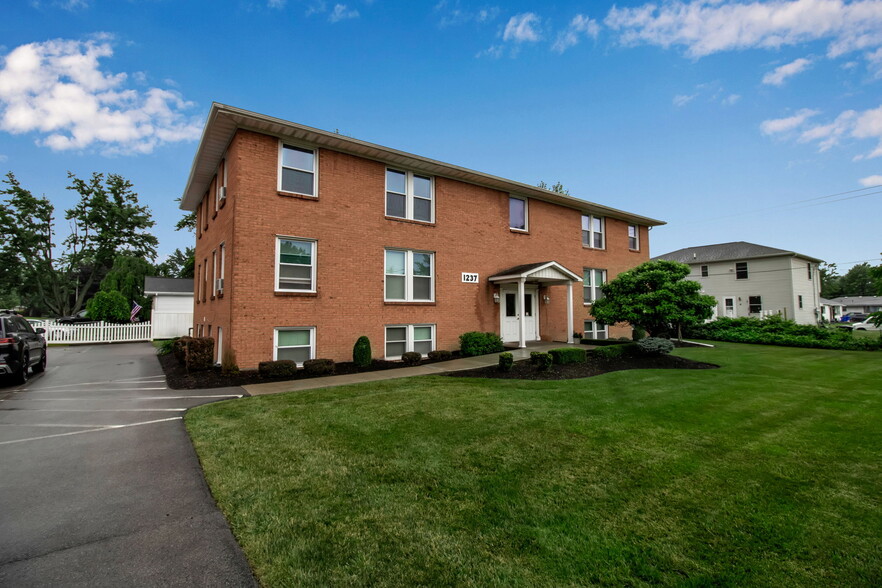 Primary Photo Of 1237 Center Rd, West Seneca Apartments For Sale