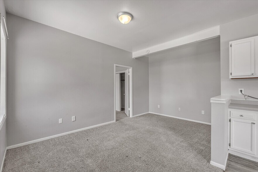 More Photos Of 1022 15th Ave, East Moline Multifamily For Sale