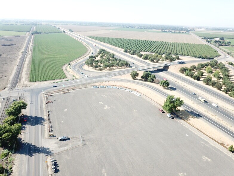 More Photos Of R2E Freeway Drive, Woodland Land For Lease