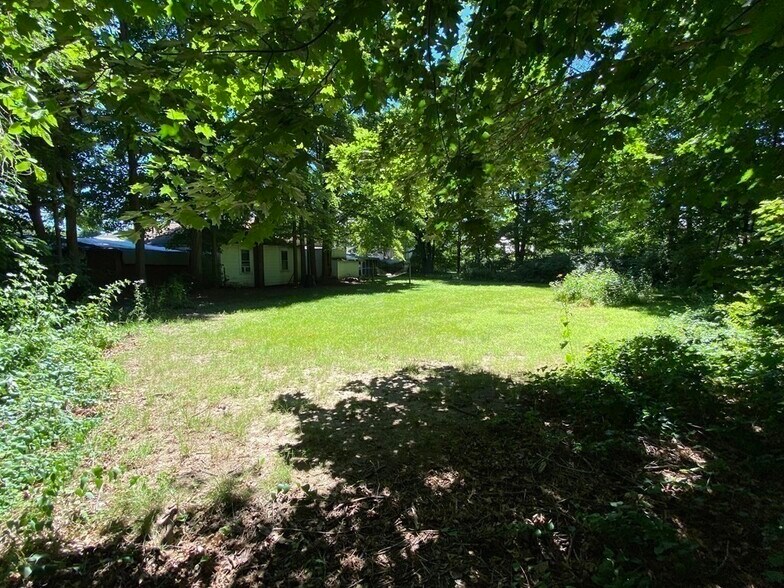 More Photos Of 31-33 Chapel St, Northampton Auto Repair For Sale