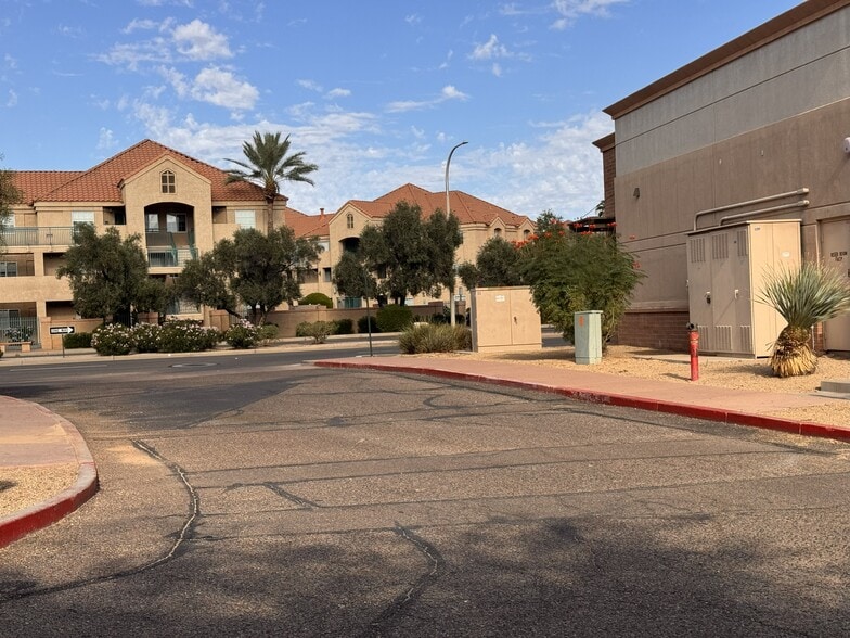 More Photos Of 4260 N Drinkwater Blvd, Scottsdale Freestanding For Lease