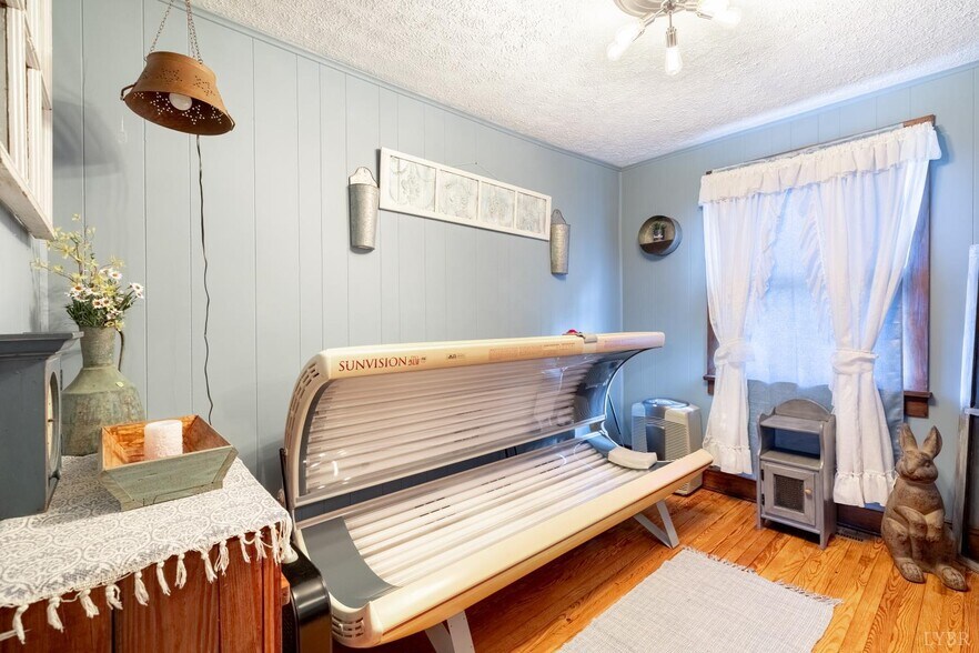 More Photos Of 1868 W Lynchburg Salem Tpke, Bedford Office Residential For Sale