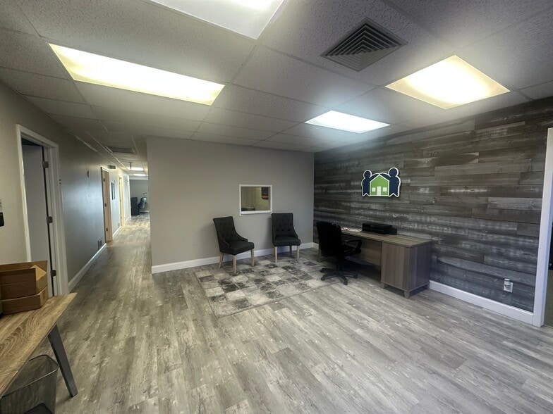 More Photos Of 710 1st Ave SW, Largo Office For Lease