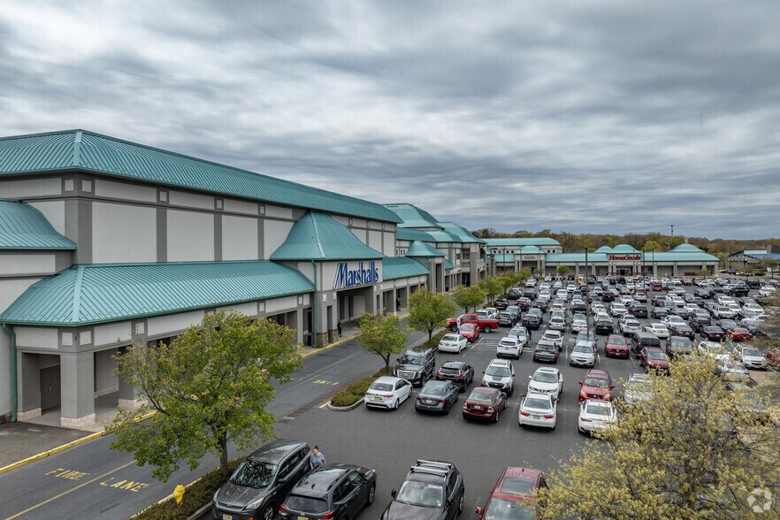 More Photos Of 635 Bay Ave, Toms River General Retail For Sale
