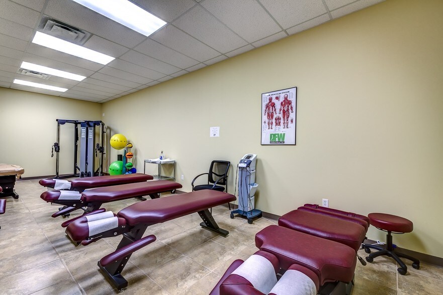More Photos Of 909 S Tyler St, Dallas Medical For Sale