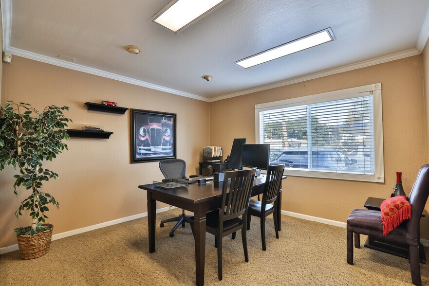 More Photos Of 651 S Winchester Blvd, San Jose Medical For Sale