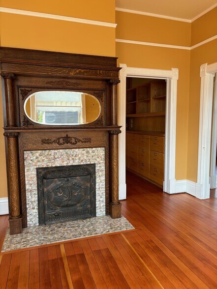 More Photos Of 1199 SE Dock St, Oak Harbor General Retail For Lease