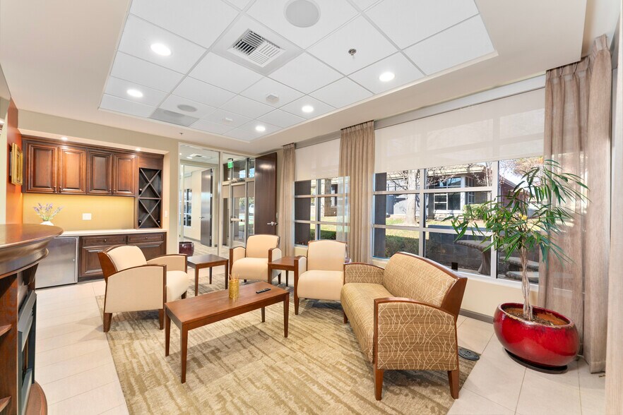 More Photos Of 975 Reserve Dr, Roseville Medical For Sale